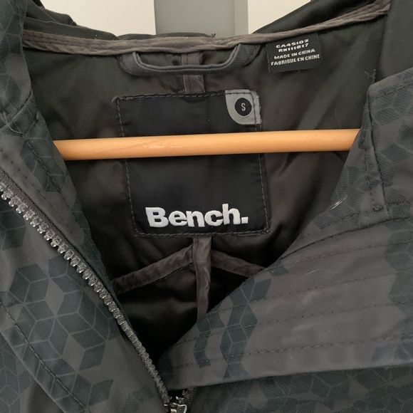 BENCH | Geometric-Print Jacket - Picture 3 of 4